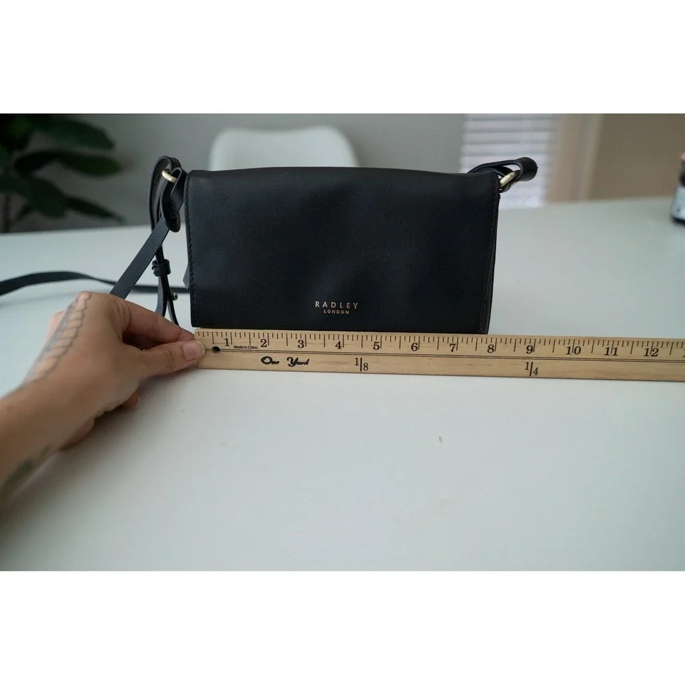 Radley London Womens Crossbody Bag Flap Bovine Leather Black Small Minimalist